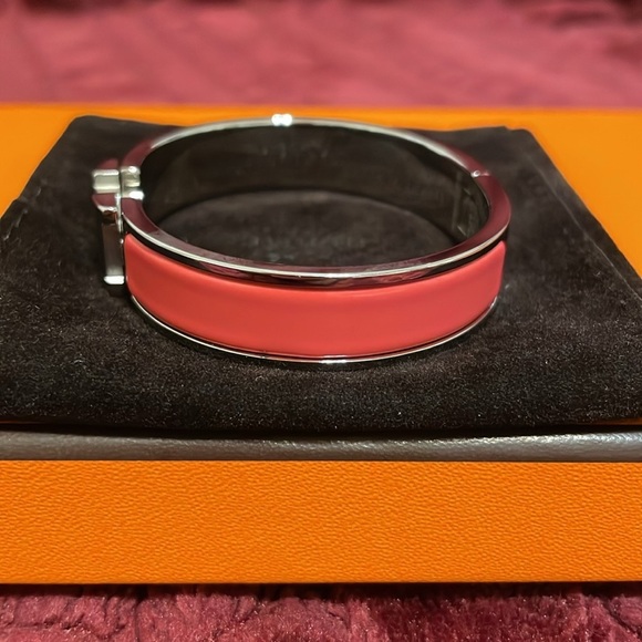 Hermès Peach Clic H Bracelet - Picture 2 of 13